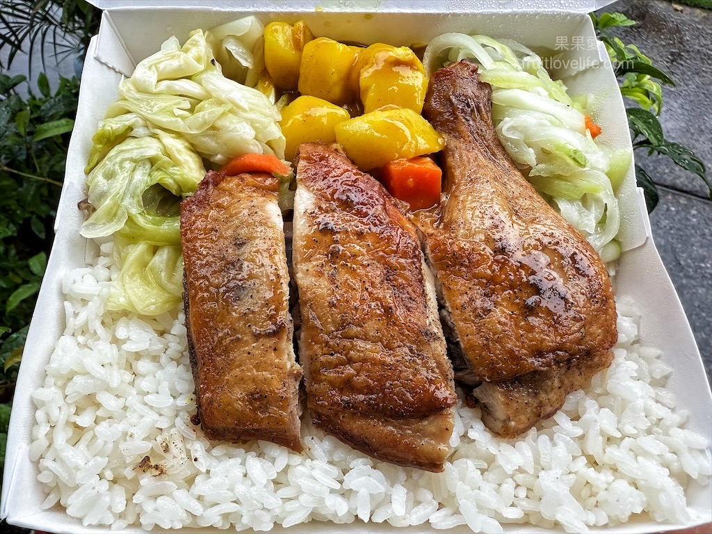 仁山爌肉飯⟩台中大里便當，在地人氣便當店，我們也吃了好多年，主菜、配菜都很好吃 @果果愛Fruitlove