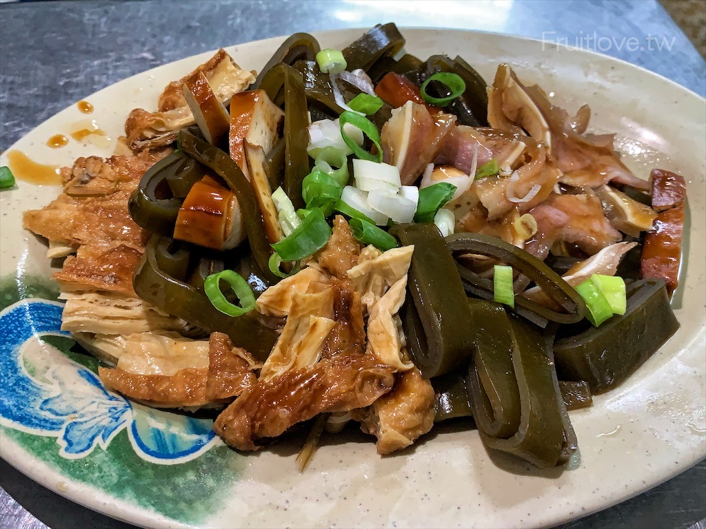 阿華米糕鹹菜鴨⟩台中大里美食-鹹酸清甜的湯頭，鴨肉鮮嫩，內用還可以免費續湯 @果果愛Fruitlove