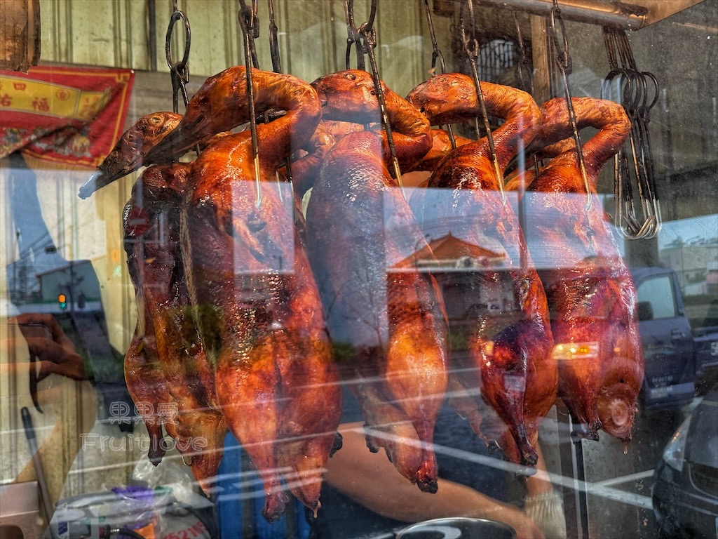 台中霧峰烤鴨｜萱記港式脆皮烤鴨：鮮嫩多汁、美味可口，蔥爆炒鴨架有洋蔥、九層塔兩種口味可選擇 @果果愛Fruitlove