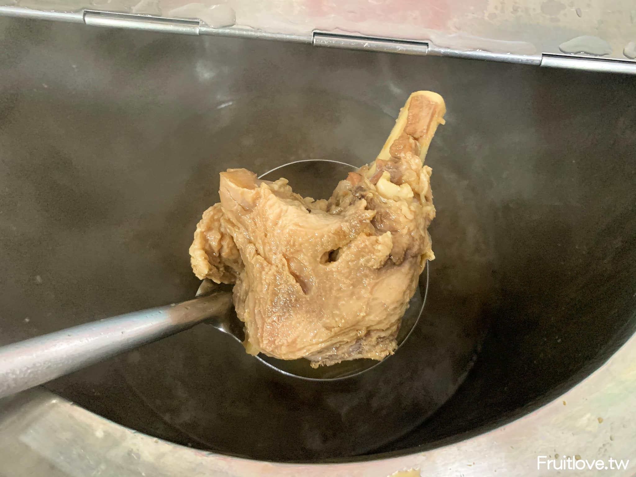 69牛肉拌麵烏日店-烏日美食⟩好吃又入味的牛肉拌麵，內用還可以享有免費的大骨湯 @果果愛Fruitlove