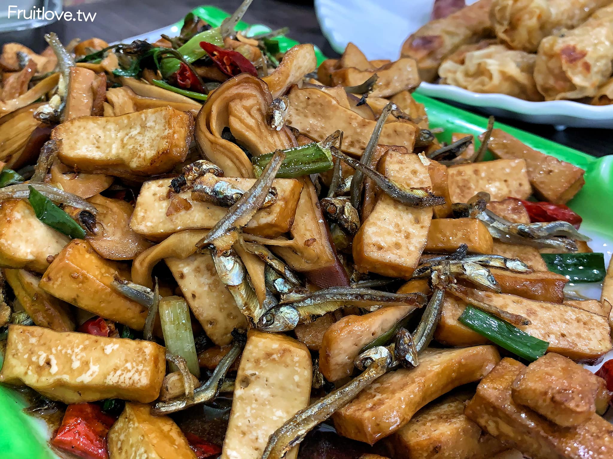 珍合味麵飯館⟩牛肉湯頭甘甜不油膩，肉質鮮嫩帶點筋，味道清爽又順口-桃園楊梅美食/小吃 @果果愛Fruitlove