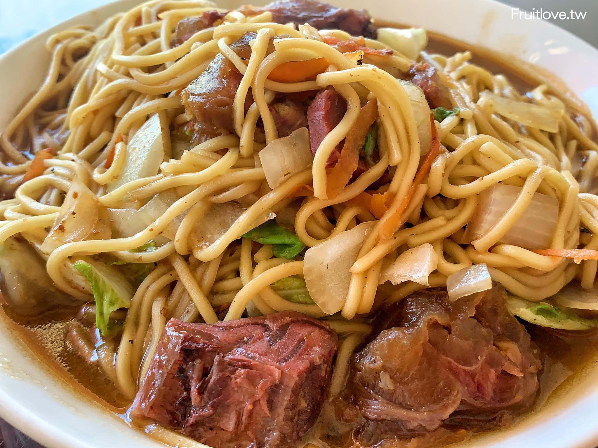 珍合味麵飯館⟩牛肉湯頭甘甜不油膩，肉質鮮嫩帶點筋，味道清爽又順口-桃園楊梅美食/小吃 @果果愛Fruitlove