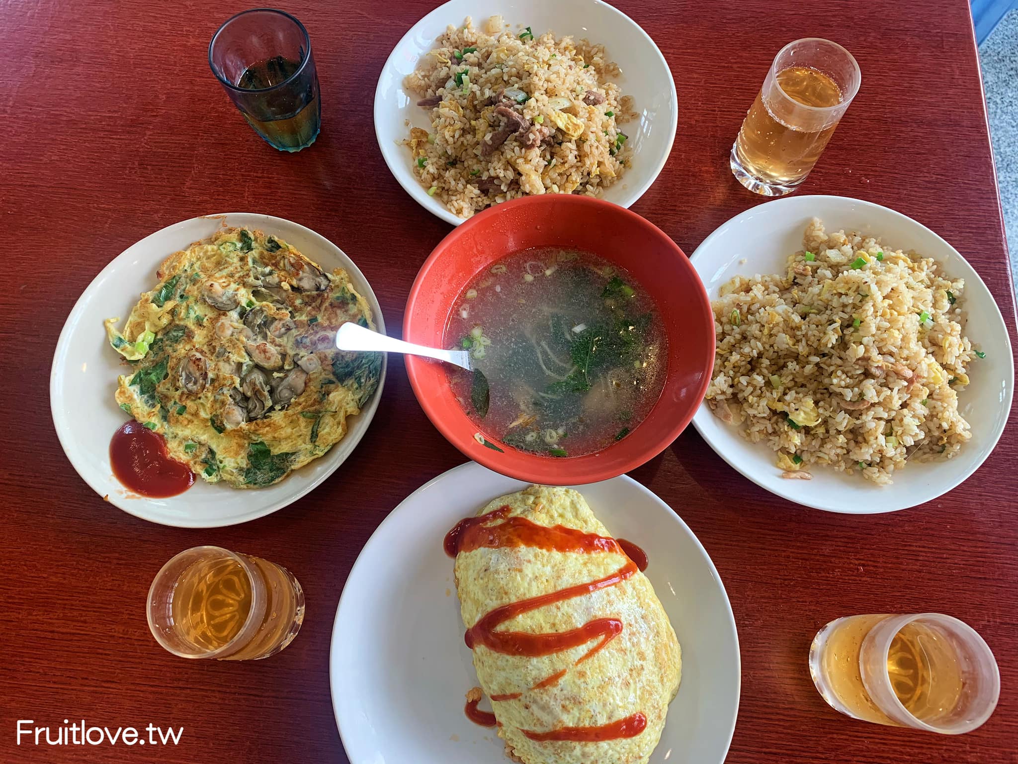 阿偉炒飯-草屯美食⟩招牌蚵仔酥、蚵仔蛋，還有份量扎實的茄汁蛋包飯和各種快炒 @果果愛Fruitlove