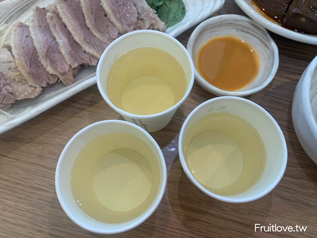 偶鵝嚐嚐虎尾店⟩以鵝肉為主打，店內設計溫馨可愛，平價美味吃得飽，用料很實在-雲林虎尾美食 @果果愛Fruitlove