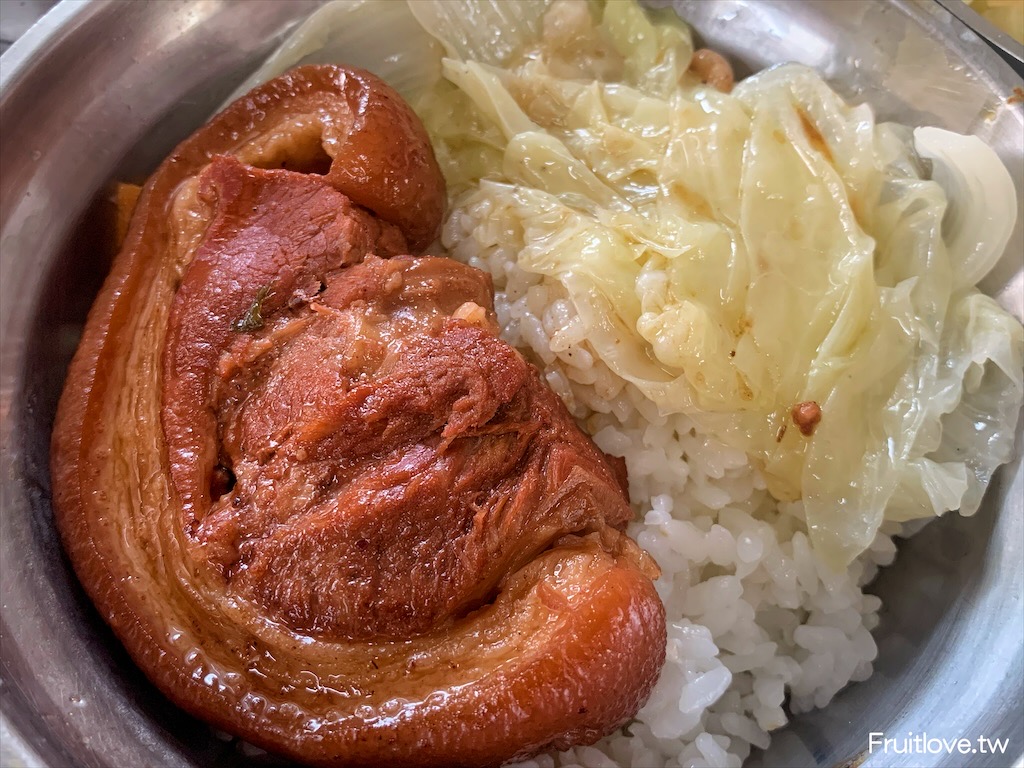 珍合味麵飯館⟩牛肉湯頭甘甜不油膩，肉質鮮嫩帶點筋，味道清爽又順口-桃園楊梅美食/小吃 @果果愛Fruitlove