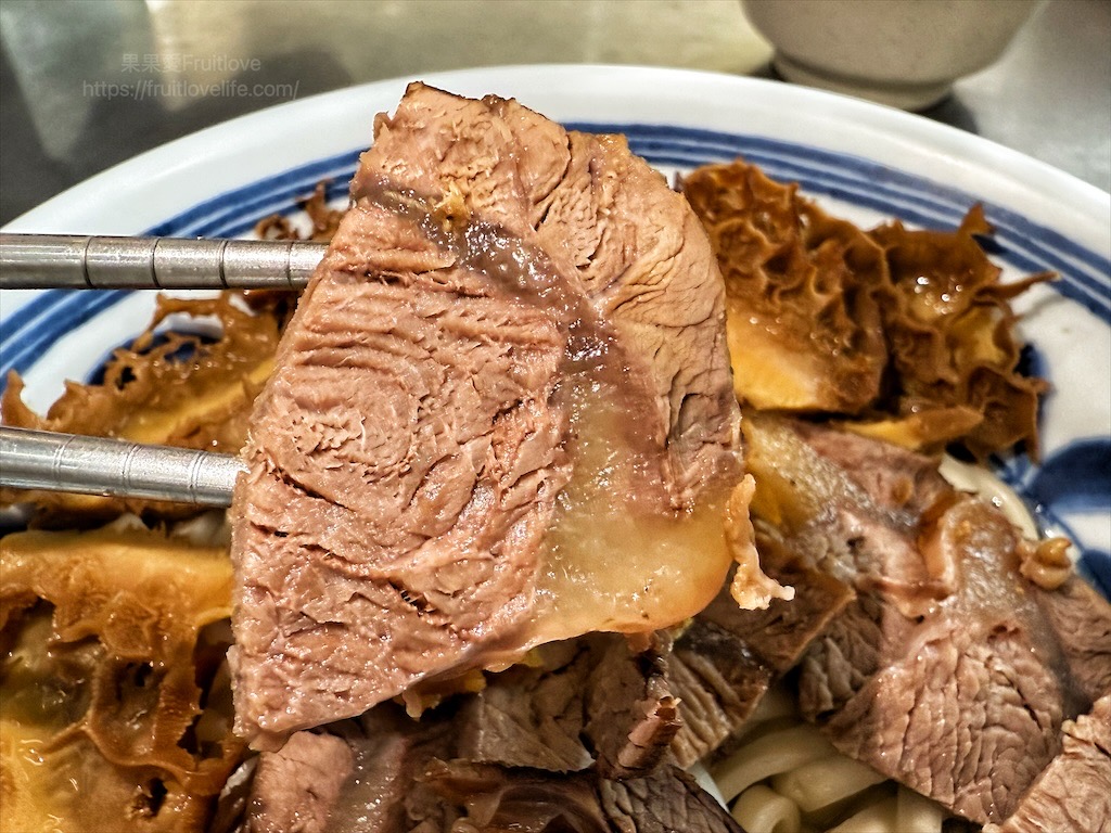69牛肉拌麵水餃|台中烏日明道花園城美食小吃，好吃又入味的牛肉拌麵，內用還可以享有免費的大骨湯 @果果愛Fruitlove