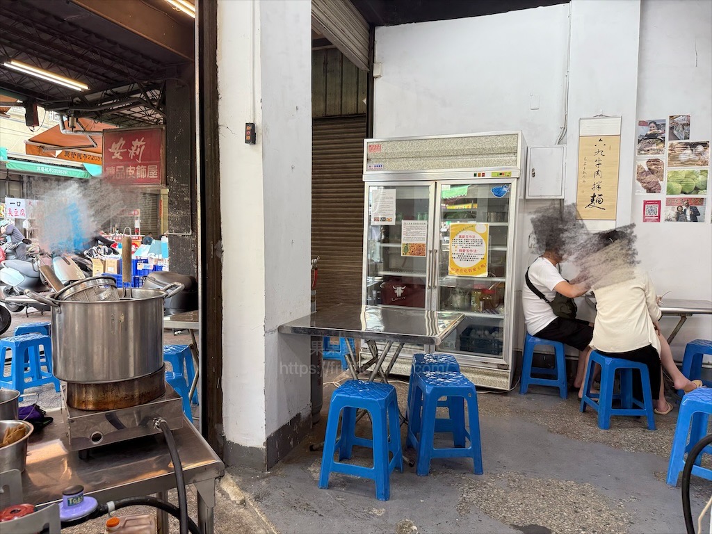 69牛肉拌麵水餃|台中烏日明道花園城美食小吃，好吃又入味的牛肉拌麵，內用還可以享有免費的大骨湯 @果果愛Fruitlove