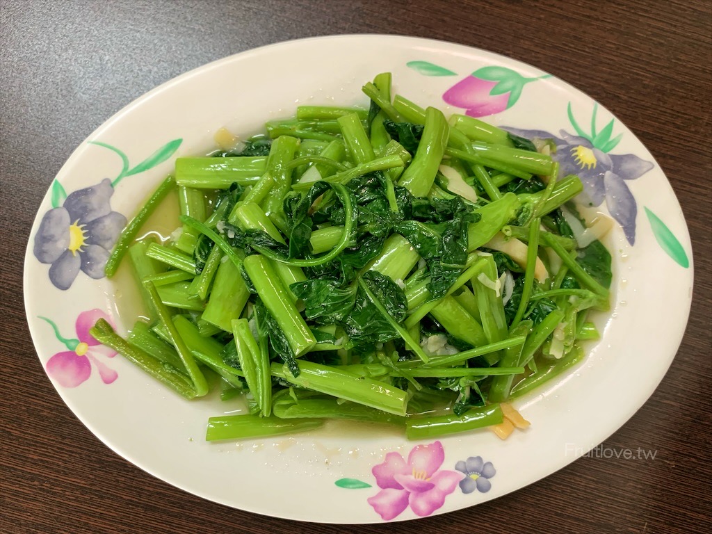 動力炒飯-川味水煮牛⟩草屯美食小吃，川味水煮牛麻辣鮮甜，牛肉鮮嫩，還有各式各樣的熱炒，想不到炒飯、炒麵店也有許多好吃的餐廳菜，南投草屯美食/寵物友善 @果果愛Fruitlove