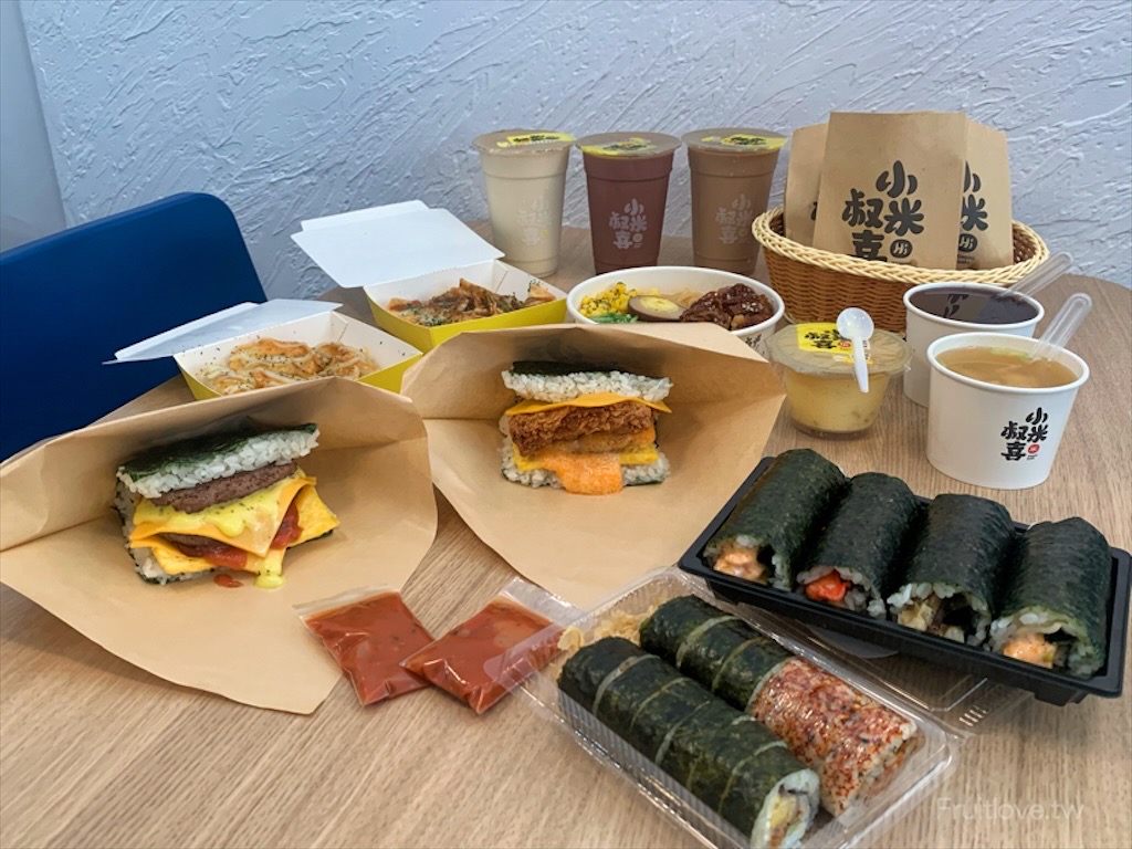 小米叔喜北斗店|彰化北斗美食，奠安宮美食壽司店，沖繩飯糰、壽司份量十足，用料實在，口味也很迷人，還有烏龍麵、飲料、炸物多樣的餐點可以選擇@