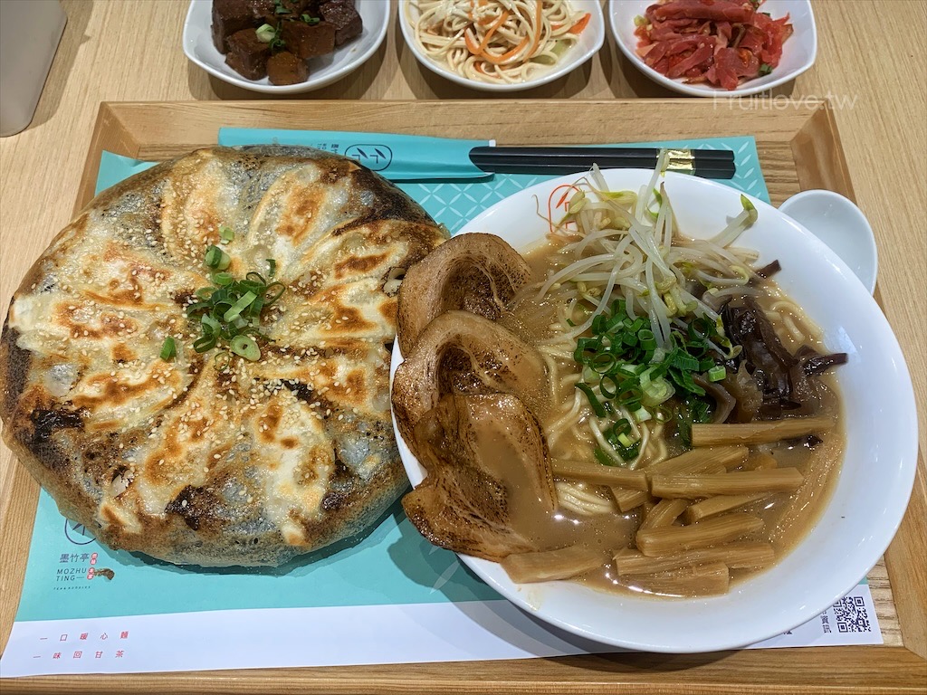 墨竹亭大里中興店-大里美食|台中大里平價麵食館，寵物友善麵食館，新竹超人氣麵食館也進軍大里，餐點口味真的沒話說，小菜精緻多樣又美味 @果果愛Fruitlove