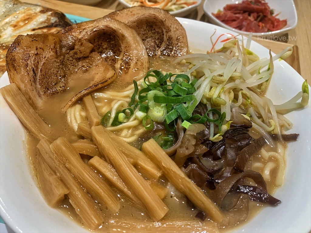 墨竹亭大里中興店-大里美食|台中大里平價麵食館，寵物友善麵食館，新竹超人氣麵食館也進軍大里，餐點口味真的沒話說，小菜精緻多樣又美味 @果果愛Fruitlove