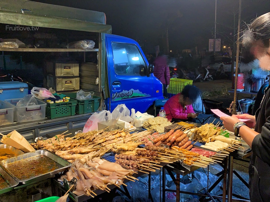 祖祠路夜市⟩南投星期日限定夜市，很在地的夜市，規模不大，可是美食小吃卻不少，旁邊免費空地停車 @果果愛Fruitlove