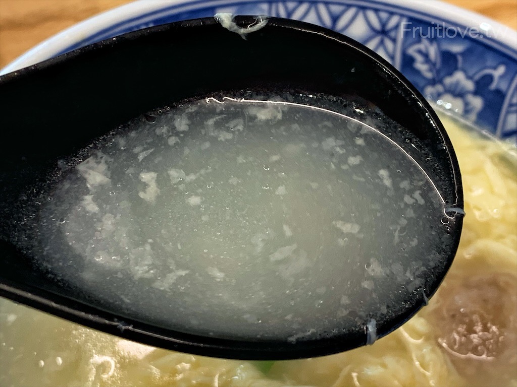 蕃薯囝仔⟩台中大里美食，大里土雞肉小吃專賣店，招牌土雞肉鮮嫩，湯頭濃郁的雞肉湯麵，意猶未盡的辣拌麵，還有許多好吃的小菜可選擇 @果果愛Fruitlove