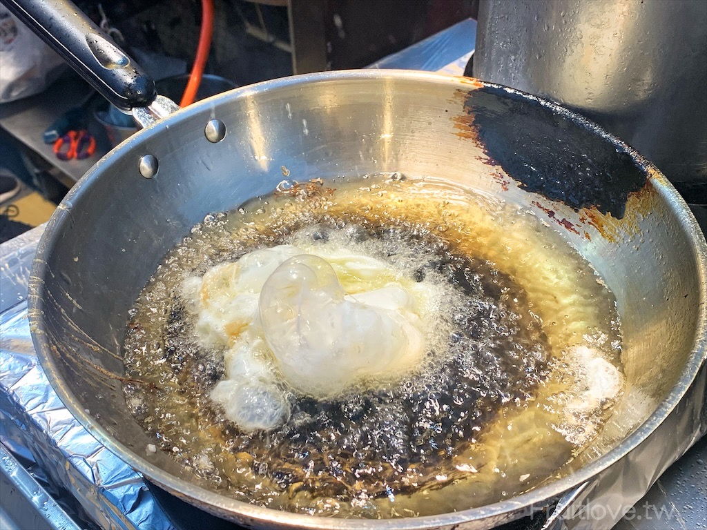 斗六觀光夜市美食⟩犇鮮安格斯黑牛滷飯，限定每星期只有一天的好吃牛滷飯，邪惡的半熟蛋配上濃郁的牛滷，好吃到一口接一口 @果果愛Fruitlove