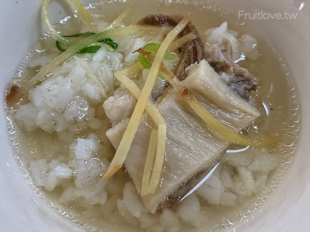 姜姐牛雜湯⟩台南南區美食，平價料多湯鮮甜的牛雜湯，內用白飯免費吃到飽，寵物友善餐廳 @果果愛Fruitlove