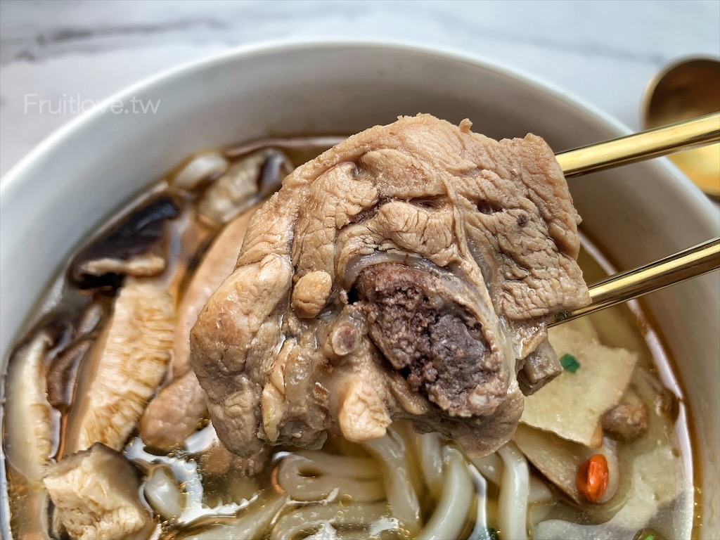 手作弄湯⟩宅配美食，在家輕鬆加熱，美味好喝雞湯上桌，湯頭甘甜清爽不油膩且濃郁香醇 @果果愛Fruitlove