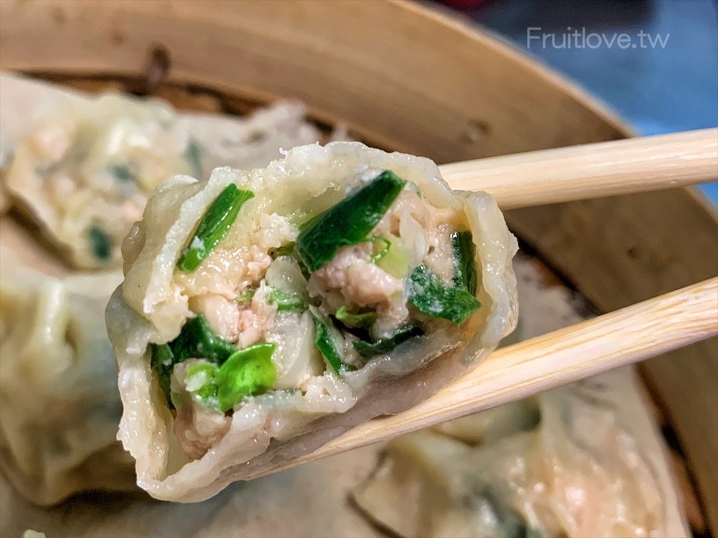 陳氏姊妹蒸餃⟩嘉義新港奉天宮美食，好多人排隊就是為了蒸餃和酸辣湯而來 @果果愛Fruitlove