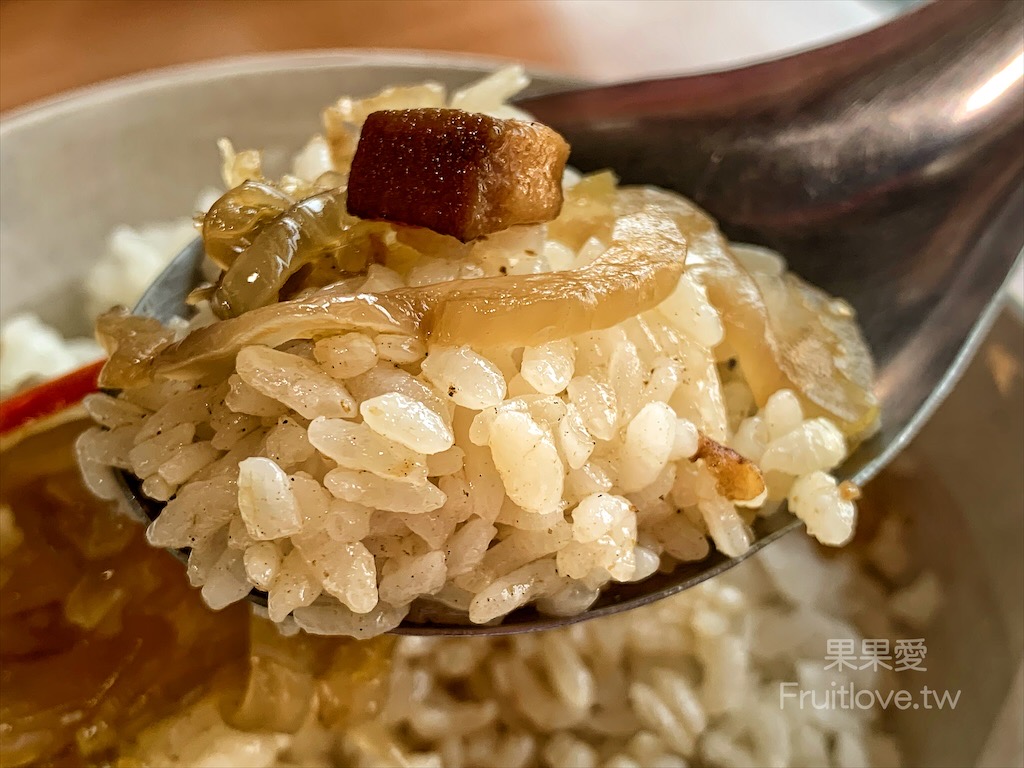 辛師父豬腳爌肉飯⟩台中霧峰美食，在地的早午餐便當店，有豐富的菜色可以選擇，另外也有麵類可以選擇 @果果愛Fruitlove