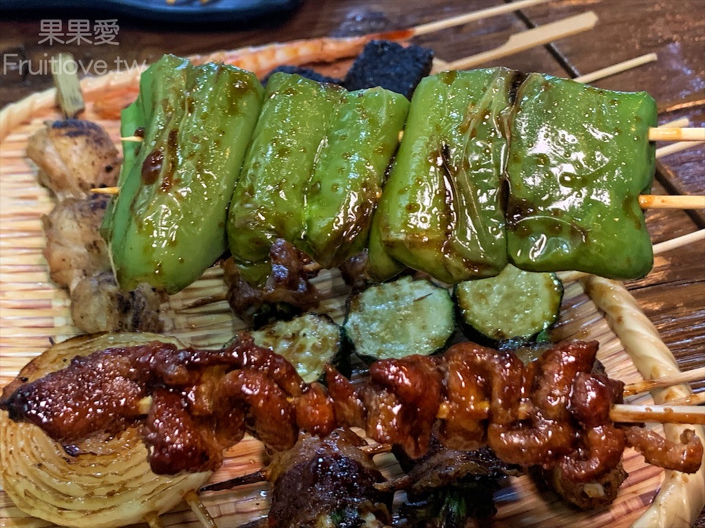 燒胞·串燒·啤酒⟩台中北區美食，寵物友善串燒店，每種食材有自己獨特的烤法，配上獨特的醬汁，好吃到停不下來，還有很道地的泰式涼拌媽媽麵 @果果愛Fruitlove