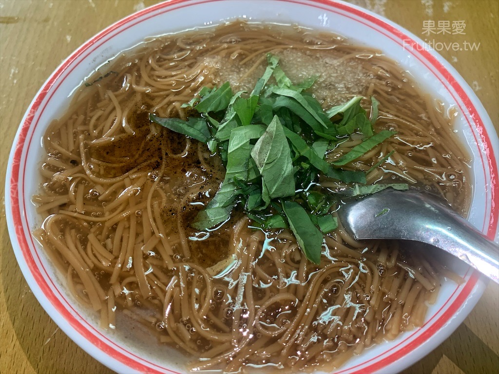 寶島蚵仔麵線⟩台中南區第三市場美食小吃，來寶島蚵仔麵線吃麵線就覺得要配上隔壁阿霞古早味臭豆腐 @果果愛Fruitlove