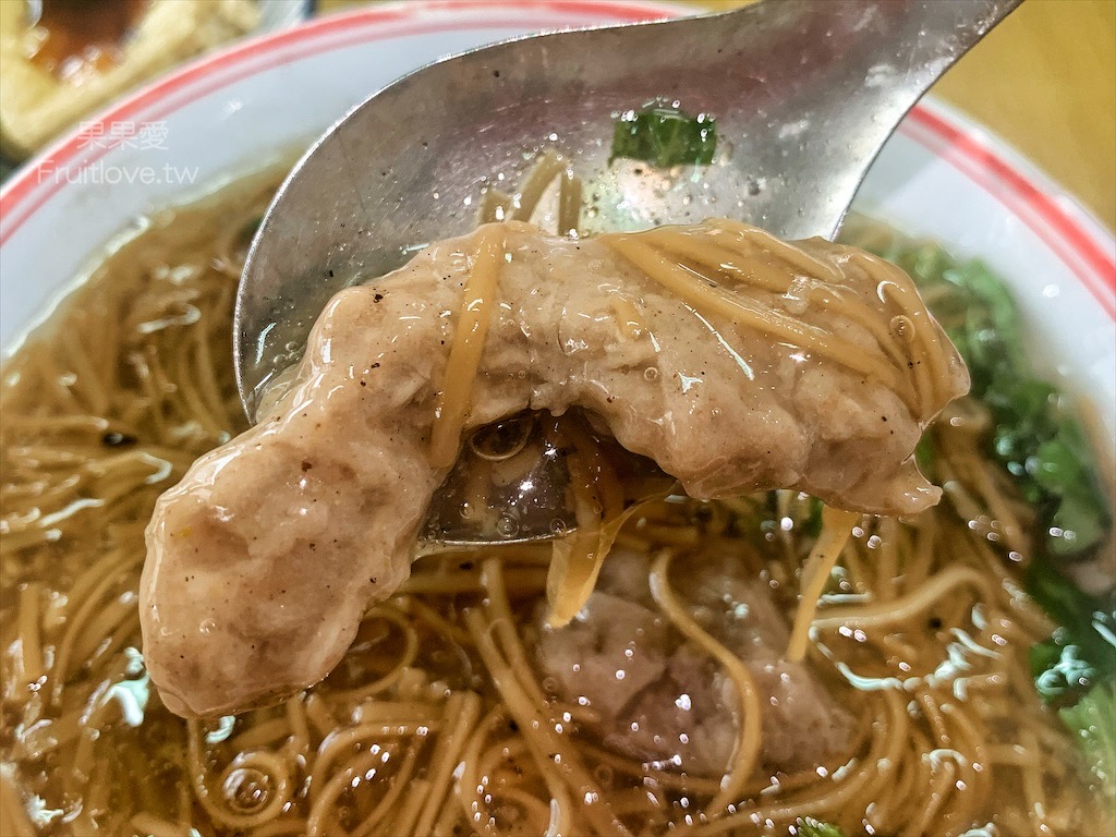 寶島蚵仔麵線⟩台中南區第三市場美食小吃，來寶島蚵仔麵線吃麵線就覺得要配上隔壁阿霞古早味臭豆腐 @果果愛Fruitlove