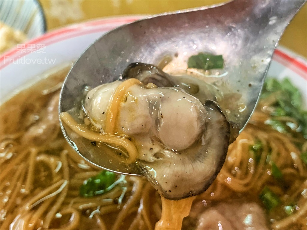 寶島蚵仔麵線⟩台中南區第三市場美食小吃，來寶島蚵仔麵線吃麵線就覺得要配上隔壁阿霞古早味臭豆腐 @果果愛Fruitlove