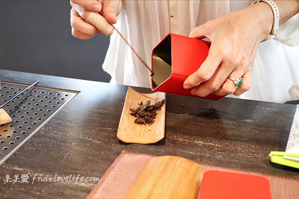 玖月九 茶塢⟩來台中白色老屋裡，沉浸式著喝茶，由一杯茶找回內心久未出現的寧靜 @果果愛Fruitlove