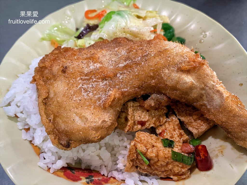 鄭腳庫飯⟩台中外埔人氣便當店，還沒到用餐時間，就滿滿人潮 @果果愛Fruitlove