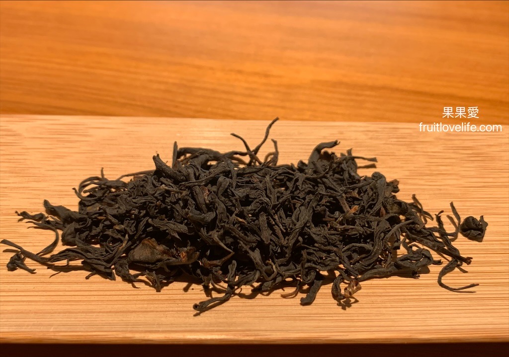 玖月九 茶塢⟩來台中白色老屋裡，沉浸式著喝茶，由一杯茶找回內心久未出現的寧靜 @果果愛Fruitlove