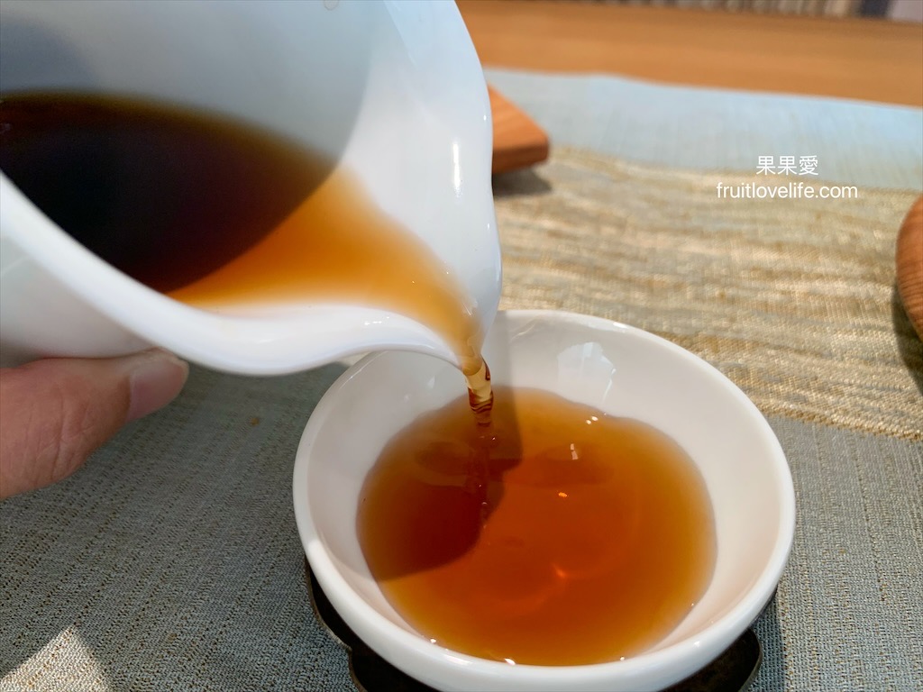 玖月九 茶塢⟩來台中白色老屋裡，沉浸式著喝茶，由一杯茶找回內心久未出現的寧靜 @果果愛Fruitlove