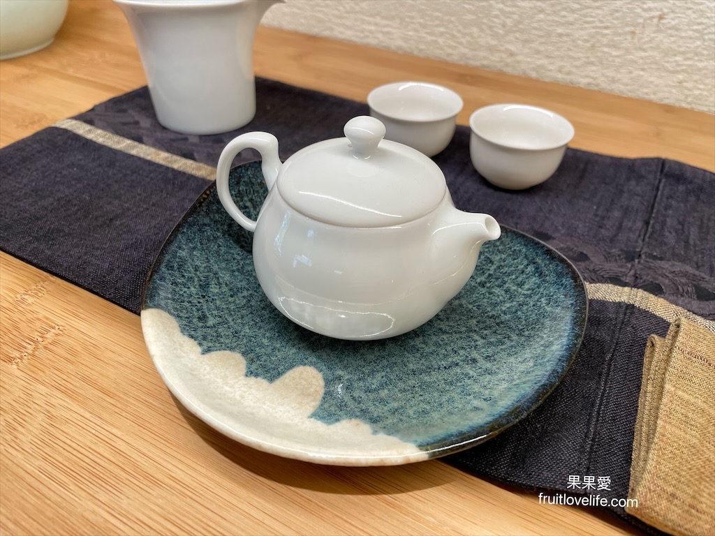 玖月九 茶塢⟩來台中白色老屋裡，沉浸式著喝茶，由一杯茶找回內心久未出現的寧靜 @果果愛Fruitlove