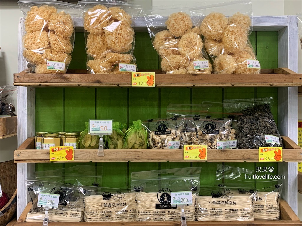 小瓢蟲柴燒窯烤-中科旗鑑店⟩台中中科新開一間親子DIY牛角麵包和傳統草仔粿的烘焙教室，另外還有賣窯烤麵包、有機蔬菜、蔬菜餐 @果果愛Fruitlove