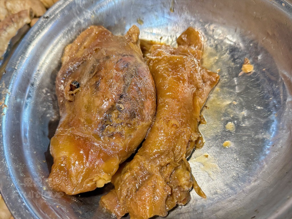 金味坊滷味 | 台中南屯大墩黃昏市場便宜又好吃的滷味,記得早點來、手速要快、不要想太多想吃就夾,不然就賣完了 @果果愛Fruitlove 金味坊滷味 | 台中南屯大墩黃昏市場便宜又好吃的滷味,記得早點來、手速要快、不要想太多想吃就夾,不然就賣完了 @果果愛Fruitlove