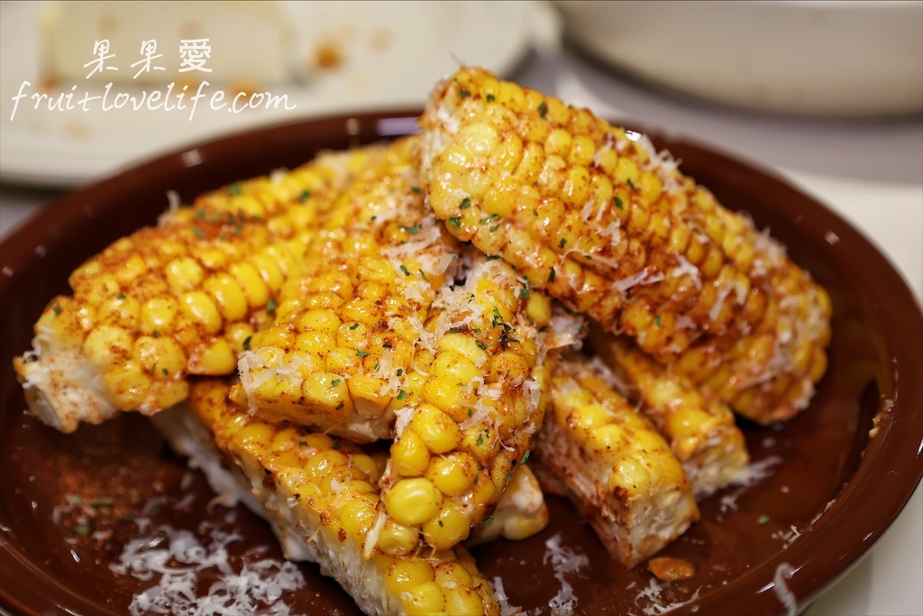 嶼里 With You⟩台中東區義大利麵、燉飯、咖啡店，每個角落都好有質感，很適合家庭、三五好友聚餐，情侶約會也很合適 @果果愛Fruitlove