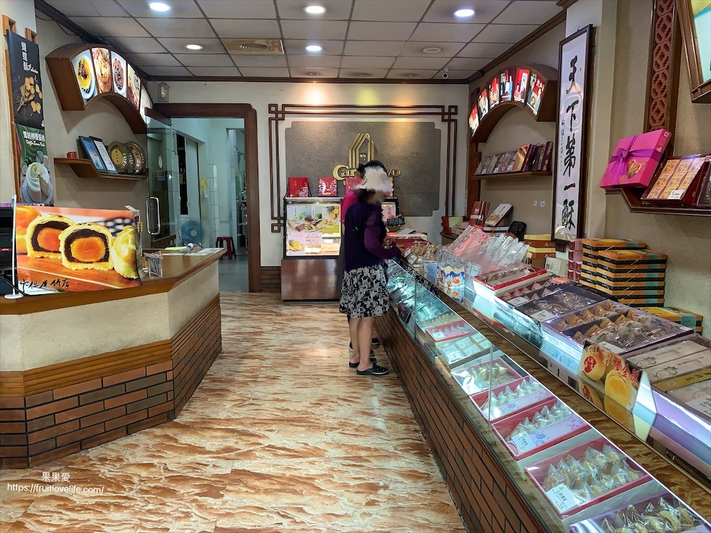 卡但屋-大里店⟩中秋禮盒推薦，台中在地老品牌餅店，公婆餅、鳳梨酥得過無數金牌，還有季節限定好喝鳳梨汁 @果果愛Fruitlove