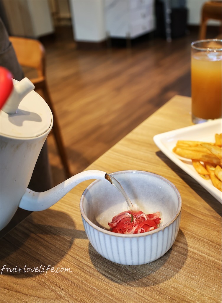 法丼大墩店⟩台中南屯丼飯，以法式元素料理的丼飯，完全顛覆了對傳統丼飯的印象，真讓我回味無窮 @果果愛Fruitlove