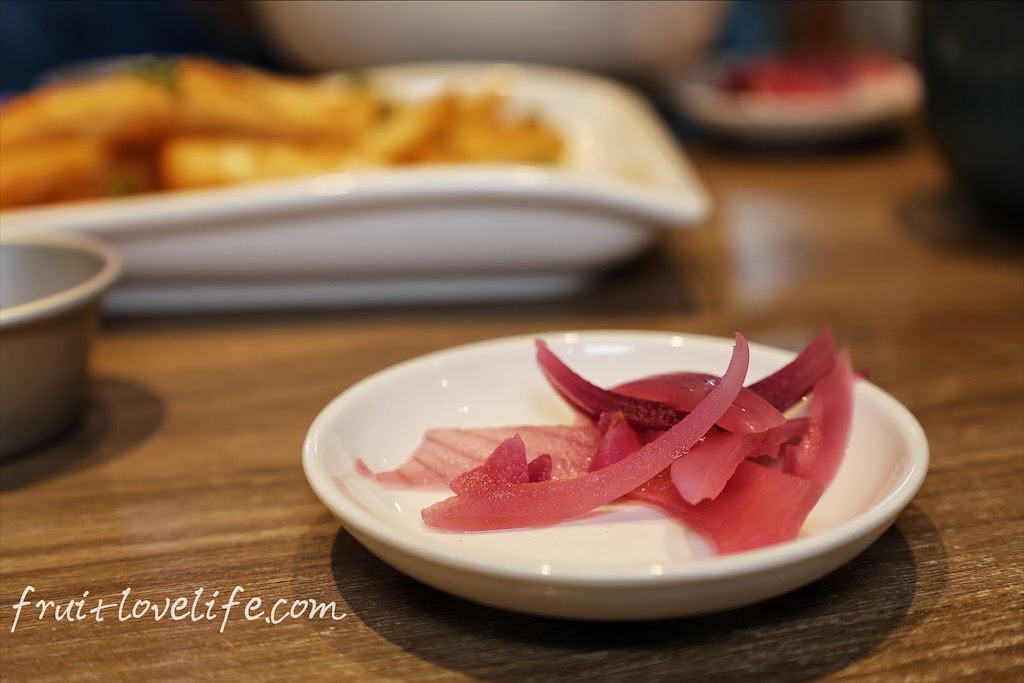 法丼大墩店⟩台中南屯丼飯，以法式元素料理的丼飯，完全顛覆了對傳統丼飯的印象，真讓我回味無窮 @果果愛Fruitlove