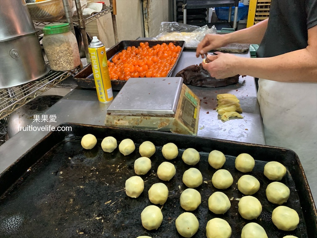 金妮蛋糕店⟩南投草屯在地品牌，生日蛋糕、蛋黃酥、小月餅、白雪酥、年節送禮，平價麵包通通都有 @果果愛Fruitlove