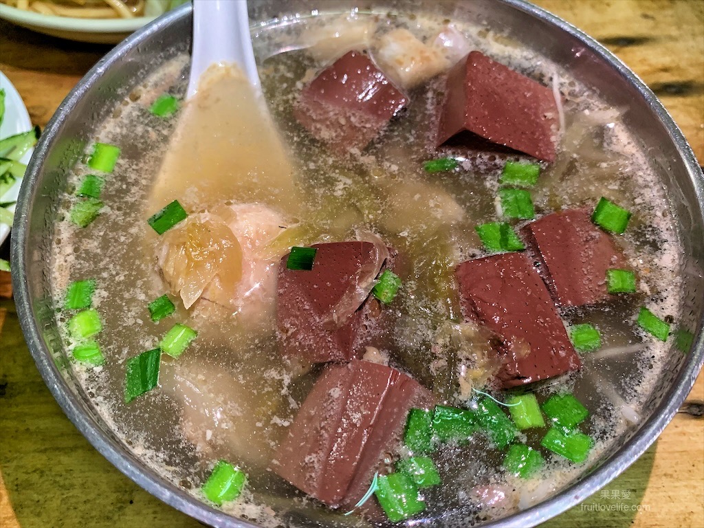 安和臭豆腐⟩台中西屯臭豆腐，隱藏在田野巷弄內的臭豆腐，最特別的是煎臭豆腐，臭味比炸臭豆腐來的重 @果果愛Fruitlove