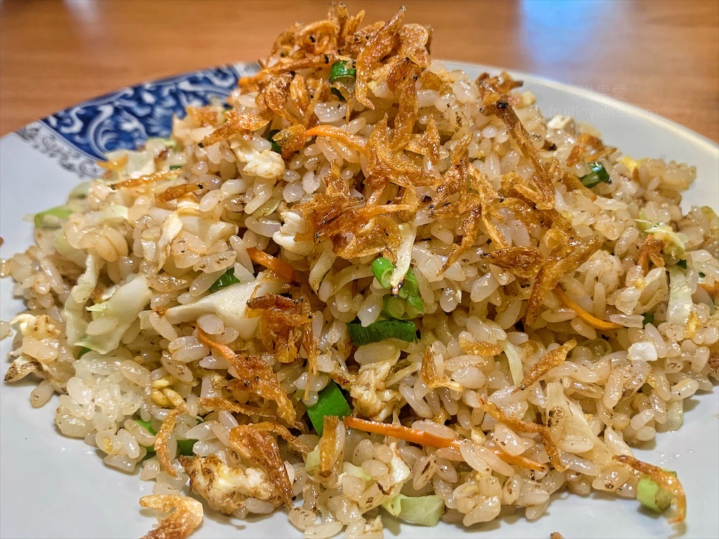 就是家牛肉麵⟩隱藏巷弄內的牛肉麵，湯頭濃郁，麵條Q彈，肉質鮮嫩，還有不能錯過的紅油炒手-南投草屯牛肉麵 @果果愛Fruitlove