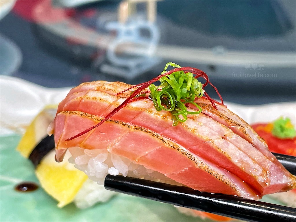 辰星水產肉品⟩台中大甲水產店也是海產店，餐廳以預約制訂餐，沒有固定菜單，餐點色香味俱全，絕不能錯過先滷後炸的香酥鴨 @果果愛Fruitlove