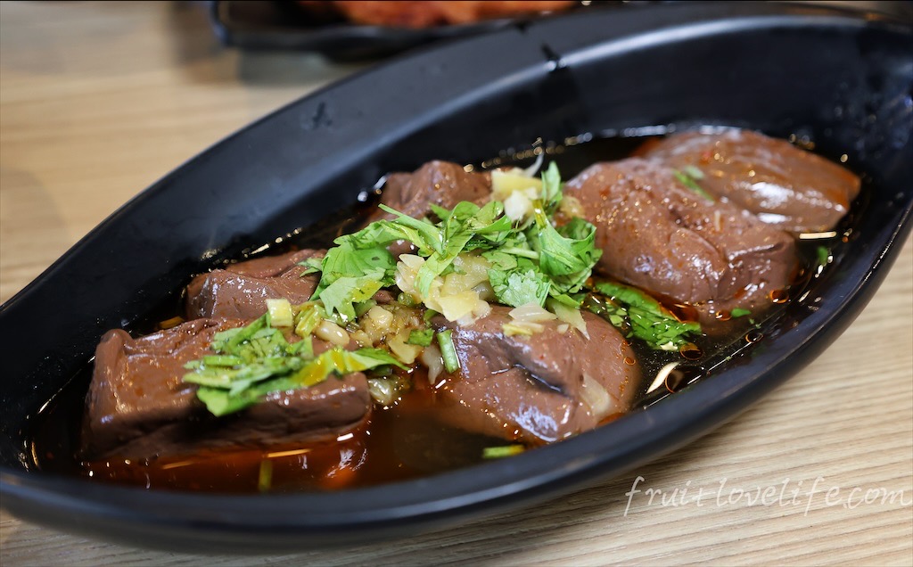 岩橙豐饌湯鍋⟩彰化鹿港火鍋，在地平價的小火鍋，滷肉飯、麵食、飲品、霜淇淋、爆米花通通都給你吃到飽 @果果愛Fruitlove