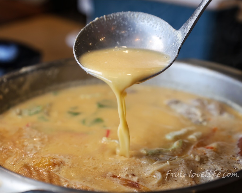 岩橙豐饌湯鍋⟩彰化鹿港火鍋，在地平價的小火鍋，滷肉飯、麵食、飲品、霜淇淋、爆米花通通都給你吃到飽 @果果愛Fruitlove