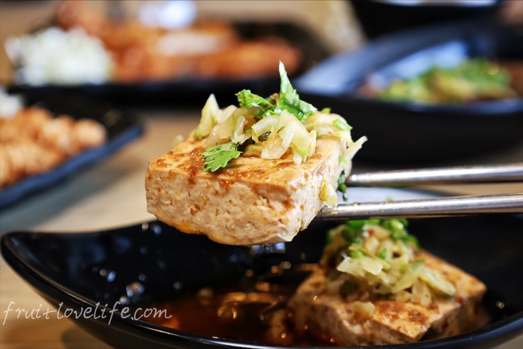 岩橙豐饌湯鍋⟩彰化鹿港火鍋，在地平價的小火鍋，滷肉飯、麵食、飲品、霜淇淋、爆米花通通都給你吃到飽 @果果愛Fruitlove