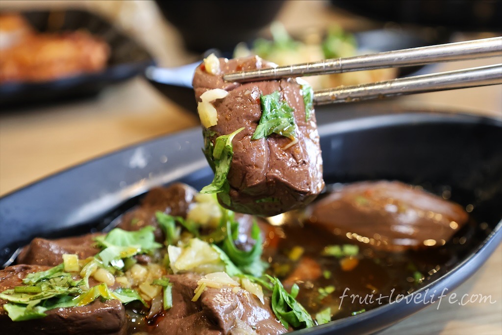 岩橙豐饌湯鍋⟩彰化鹿港火鍋，在地平價的小火鍋，滷肉飯、麵食、飲品、霜淇淋、爆米花通通都給你吃到飽 @果果愛Fruitlove