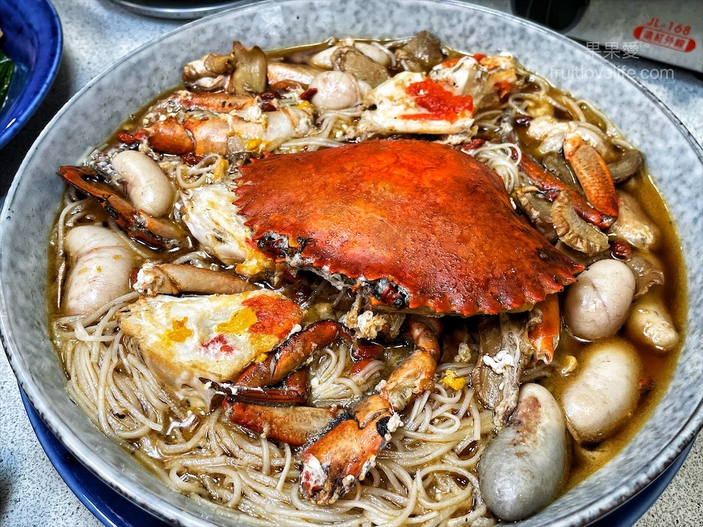 新魚港海鮮餐廳⟩苗栗苑裡寵物友善海鮮餐廳，很跳tone的海產店，除了現撈海鮮熱炒外，還有麻辣系列料理和德國豬腳/寵物友善餐廳 @果果愛Fruitlove