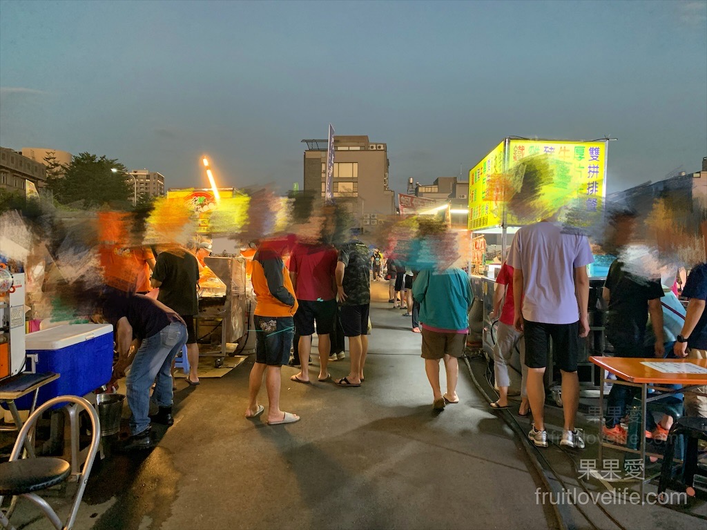 四張犁夜市⟩台中北屯週日限定夜市，在地小而美的夜市，腹地不大卻有許多排隊美食 @果果愛Fruitlove