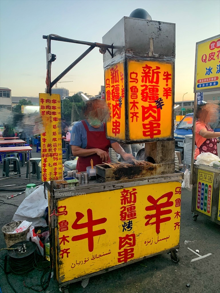 四張犁夜市⟩台中北屯週日限定夜市，在地小而美的夜市，腹地不大卻有許多排隊美食 @果果愛Fruitlove