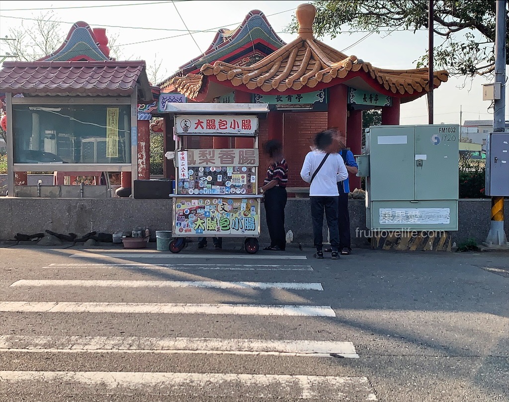 阿文大腸包小腸⟩南投美食小吃，139縣道不能錯過的炭烤鳳梨香腸，每到假日人潮總是絡繹不絕 @果果愛Fruitlove