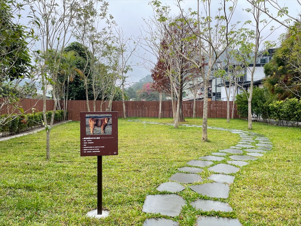 水与松萌萌園⟩南投埔里景點，許多可愛的超萌小動物，有超人氣的水豚君(卡皮巴拉)、笑笑羊，可以零距離和牠們互動 @果果愛Fruitlove